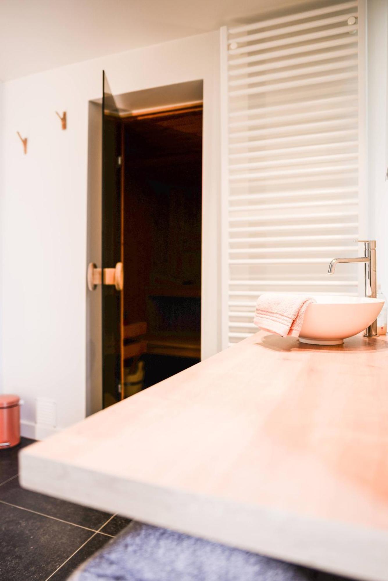 Holiday home Feliz With Private Jacuzzi & Sauna Oostkamp